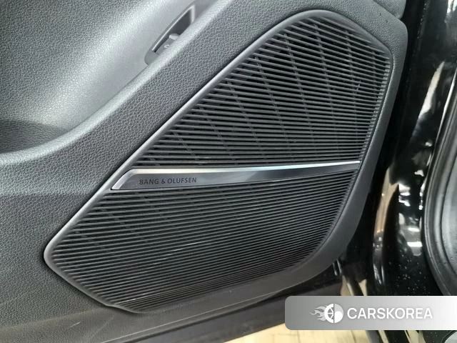 Audi Q7 id 4261400 из Китая 9