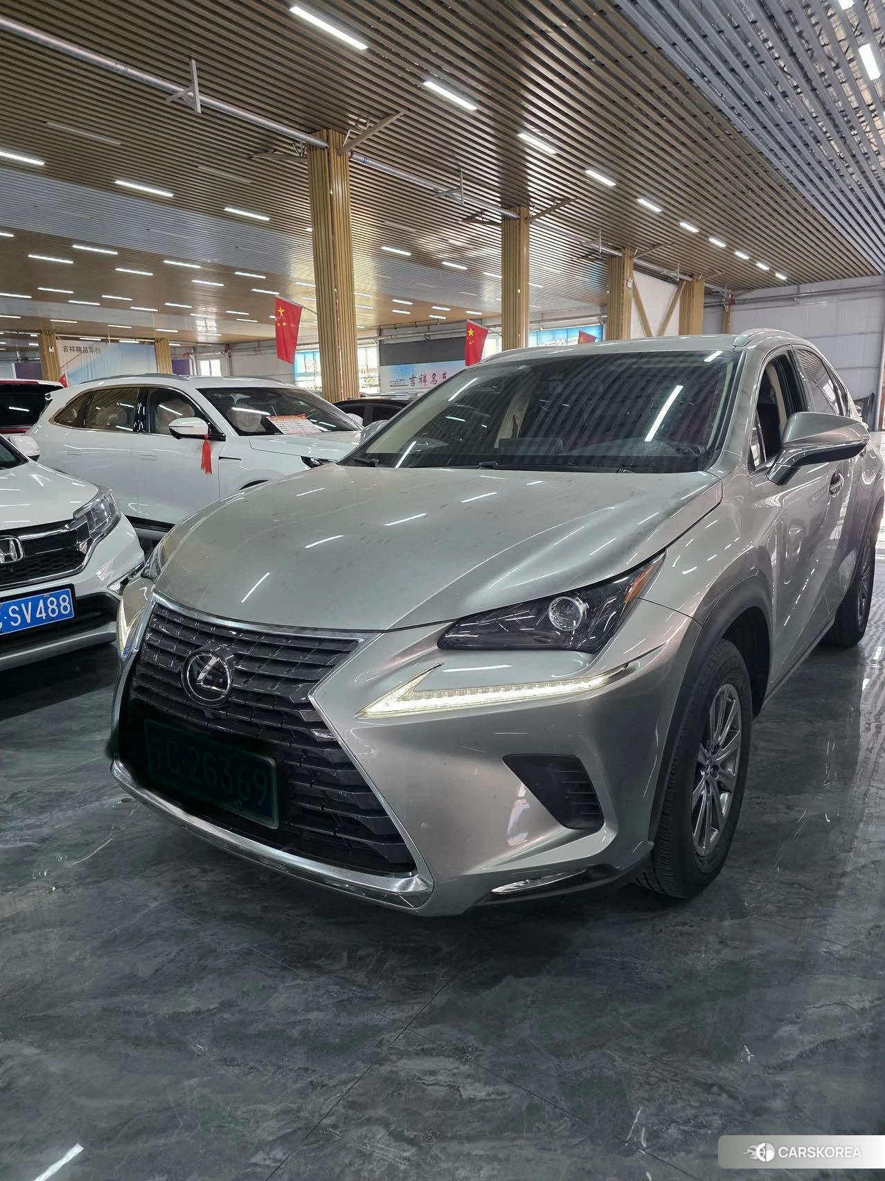 Lexus NX 2019 Серебристо-серый из Китая, фото 3