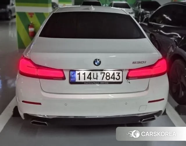 BMW 5 Series (G30) 2023 Белый из Кореи, фото 3