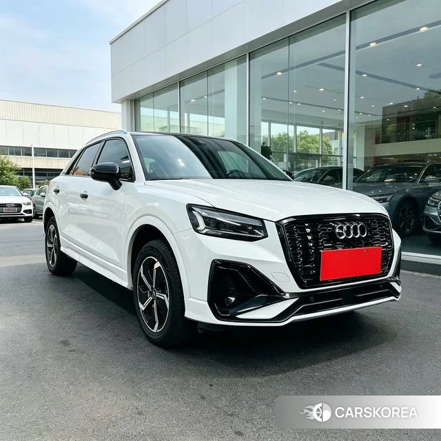 Audi Q2L e-tron 2022 Белый из Китая, фото 3