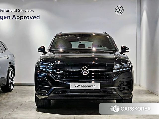 Volkswagen Touareg 3rd generation 2023 Черный из Кореи, фото 6