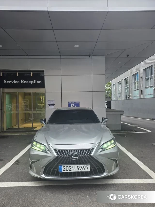 Lexus ES300h 7th generation 2024 Песочный из Кореи, фото 3