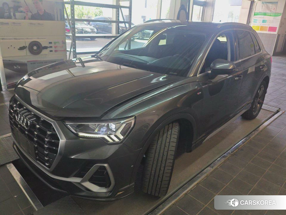 Audi Q3 2021 Темно-серый из Китая, фото 3