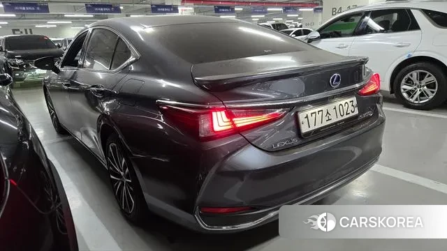 Lexus ES300h 7th generation 2021 Серый из Кореи, фото 5