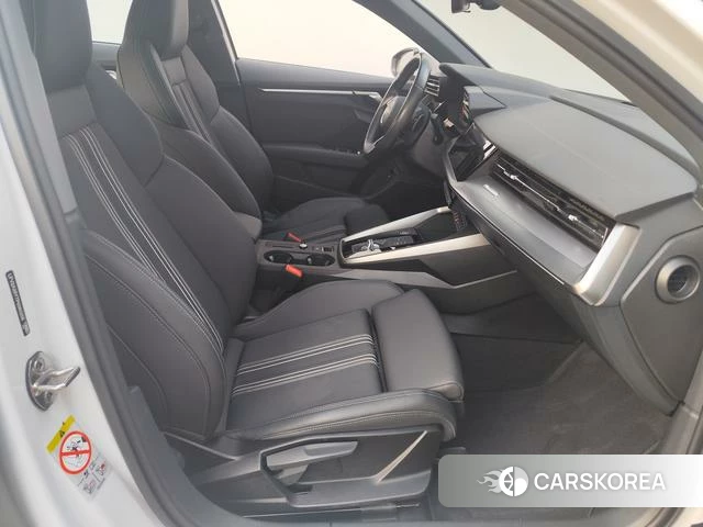Audi A3 2024 Белый из Китая, фото 4