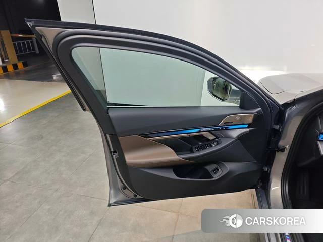 BMW 5 series id 4298046 из Китая 11