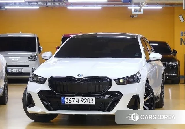 BMW 5 Series (G60) id 3476573 из Кореи 13