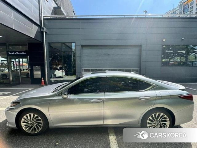 Lexus ES300h 7th generation 2023 Серый из Кореи, фото 3