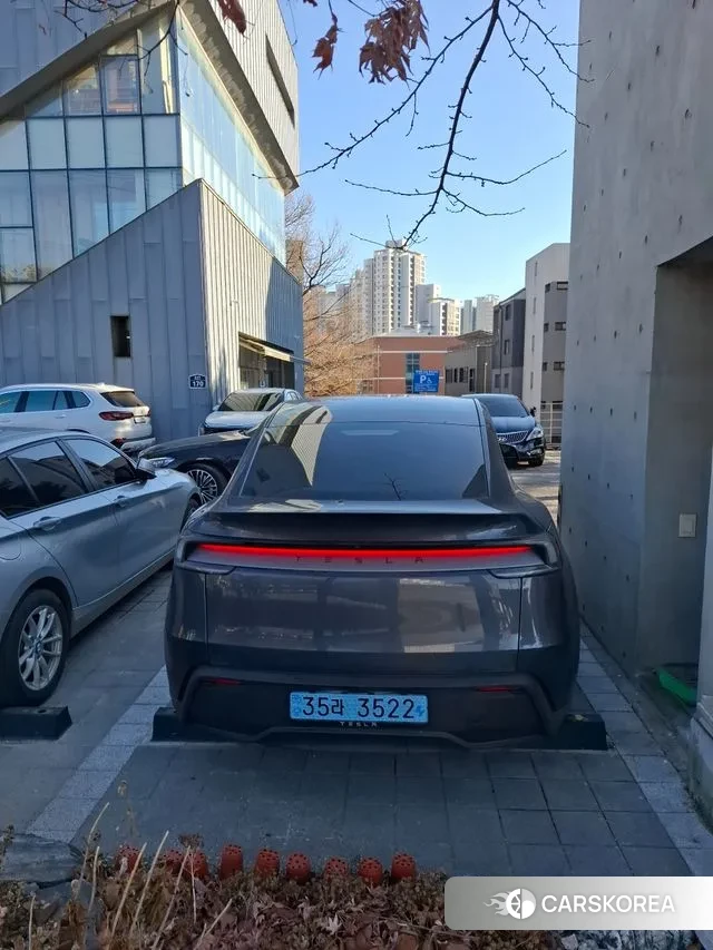 Tesla Model Y 2025 Серый из Кореи, фото 3