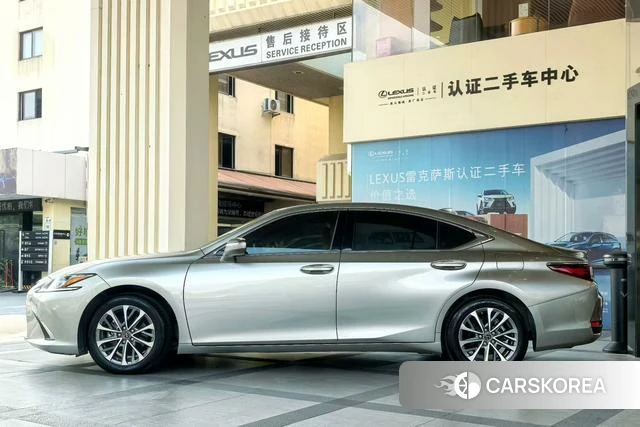 Lexus ES 2022 Серебристо-серый из Китая, фото 3