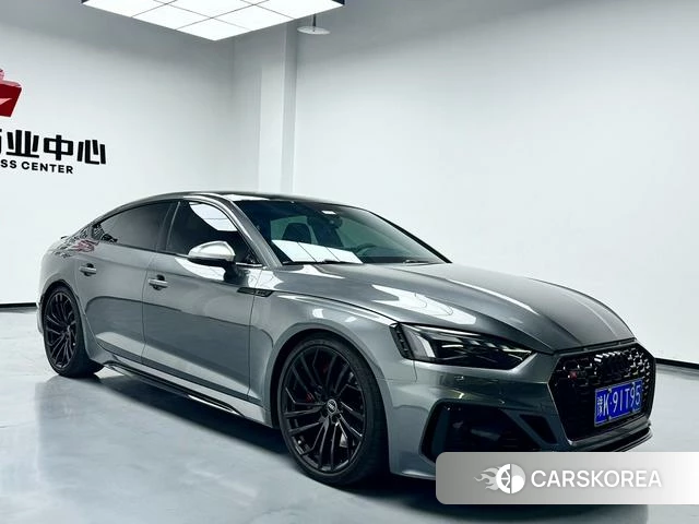 Audi RS 5 2024 Серебристо-серый из Китая, фото 3