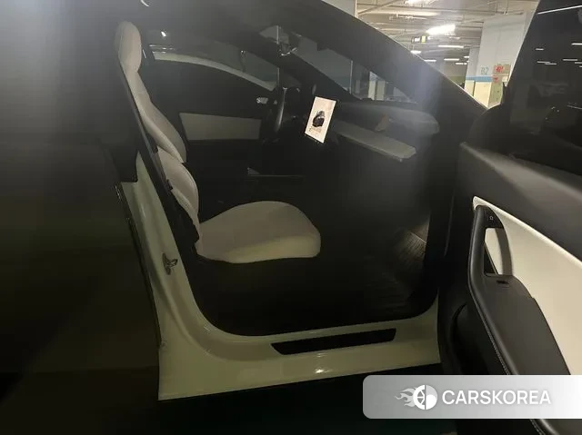 Tesla Model Y 2022 Белый из Кореи, фото 3