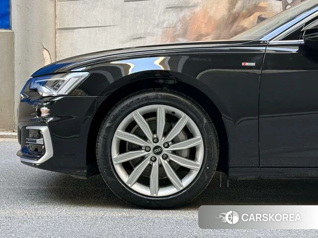Audi A6L id 4236597 из Китая 9