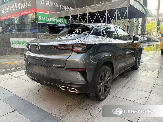 Chang'an UNI-T 2021 Темно-серый из Китая, фото 3