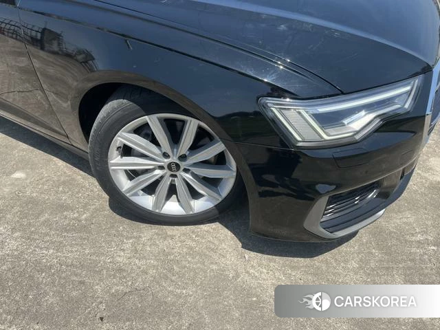 Audi A6L id 4291041 из Китая 9