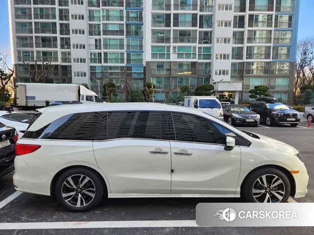 Honda Odyssey 2018 Белый из Кореи, фото 3