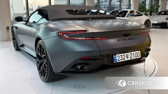 Aston Martin DB12 2025 Черный из Кореи, фото 3