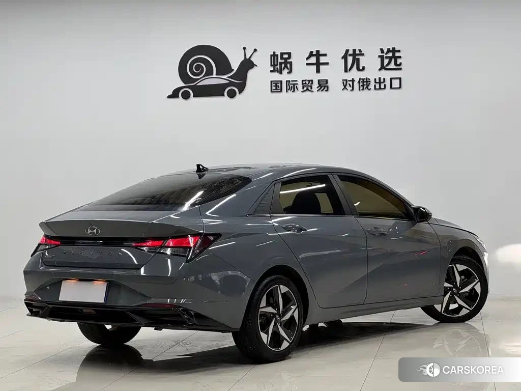 Hyundai Elantra 2022 Silver/gray из Китая, фото 4