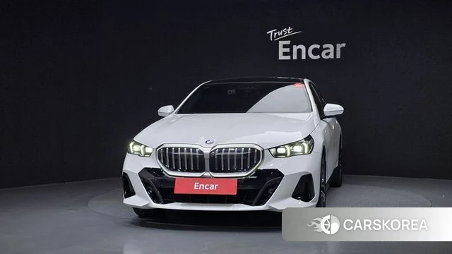 BMW 5 Series (G60) id 4853755 из Кореи 23