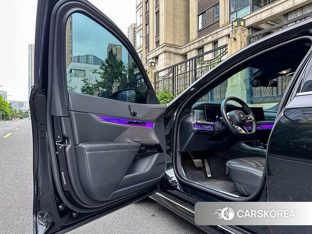 BMW 7 series id 4275599 из Китая 9