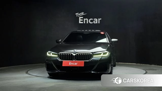 BMW 5 Series (G30) id 3842346 из Кореи 13