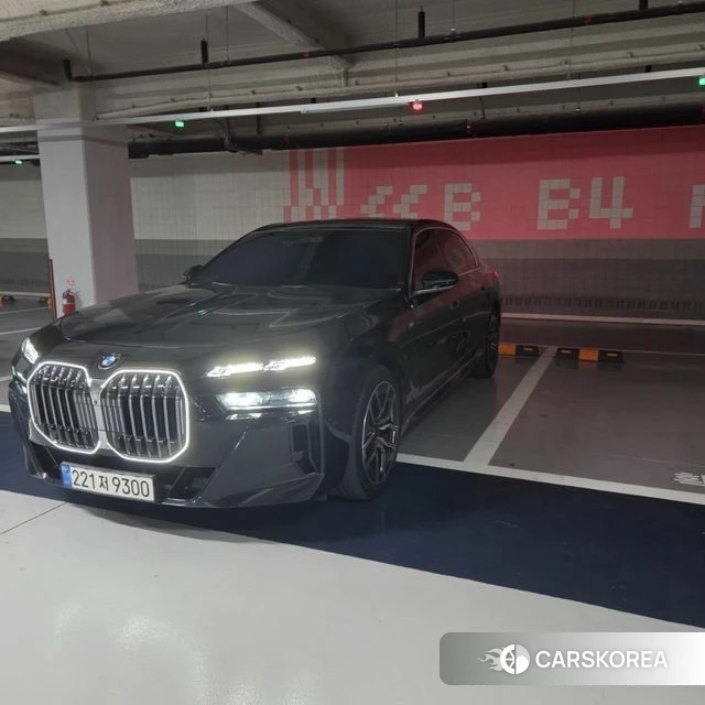 BMW 7 Series (G70) 2024 Черный из Кореи, фото 3