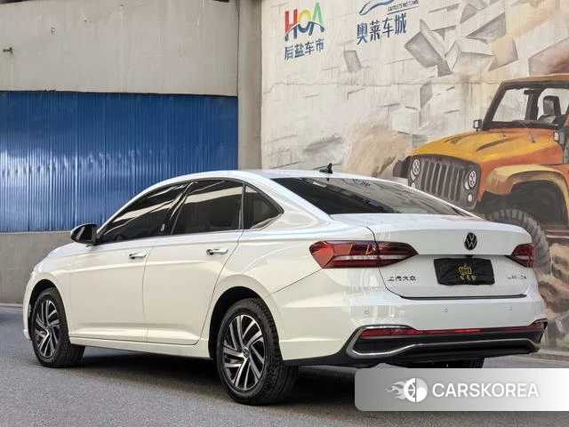 Volkswagen Lavida 2022 Белый из Китая, фото 3