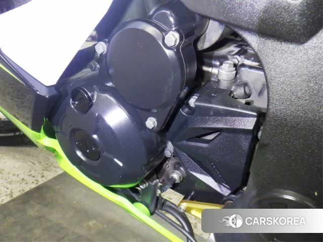 Engine photo