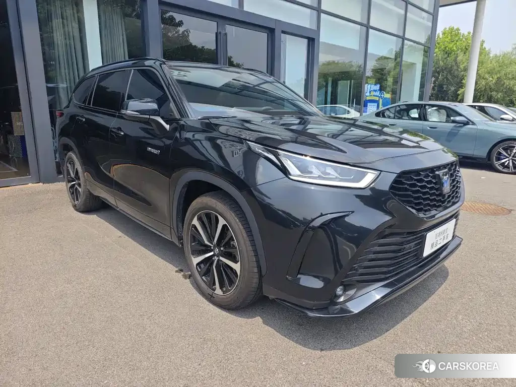 Toyota Crown 2023 Черный из Китая, фото 3