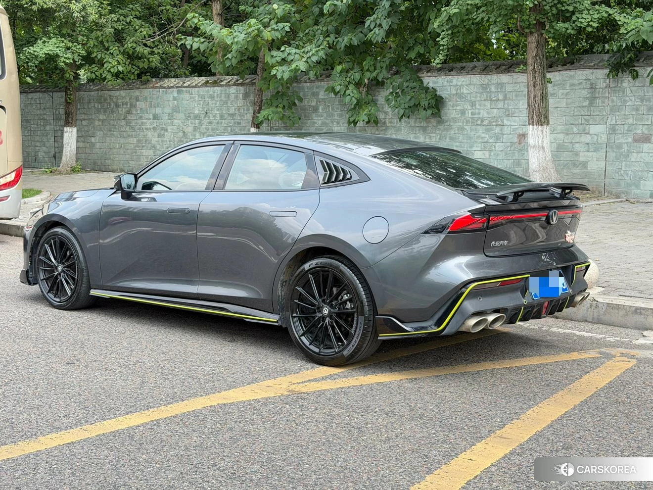 Chang'an UNI-V 2022 Темно-серый из Китая, фото 3