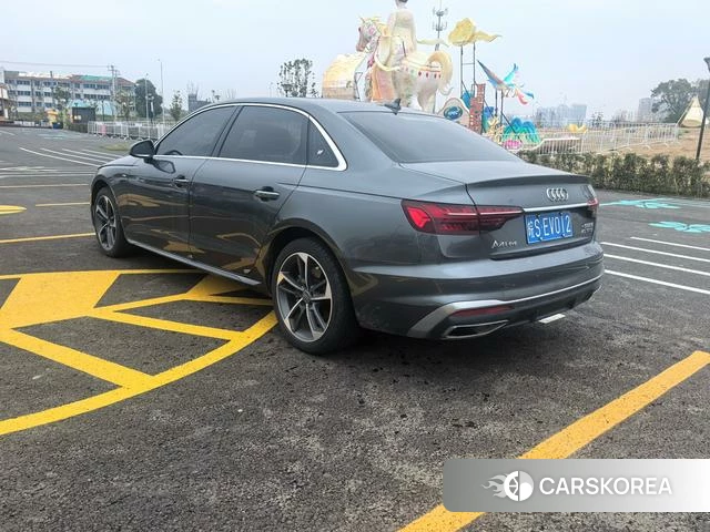 Audi A4L 2021 Темно-серый из Китая, фото 3