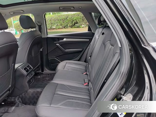 Audi Q5L 2022 Черный из Китая, фото 3