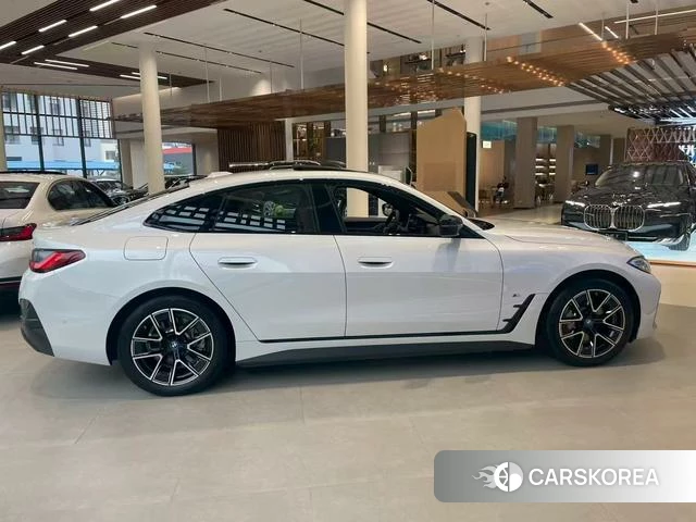 BMW i4 2026 Белый из Китая, фото 3