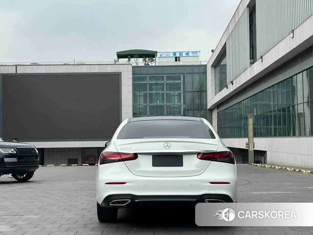 Mercedes-Benz E-class (imported) 2023 Белый из Китая, фото 3