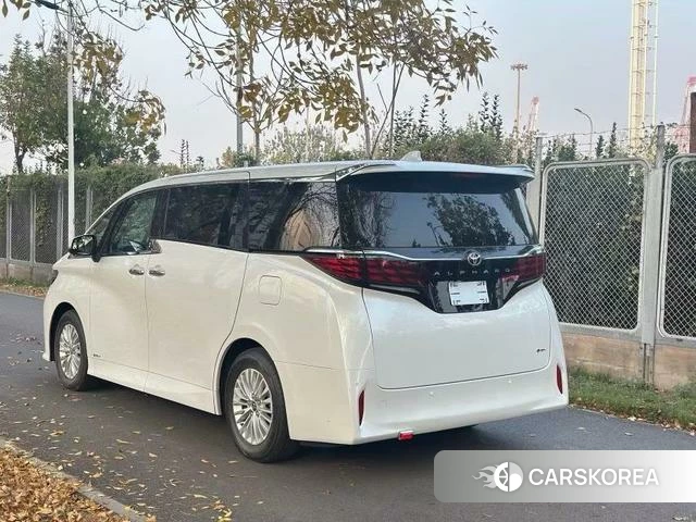 Toyota Elfa 2026 Белый из Китая, фото 3