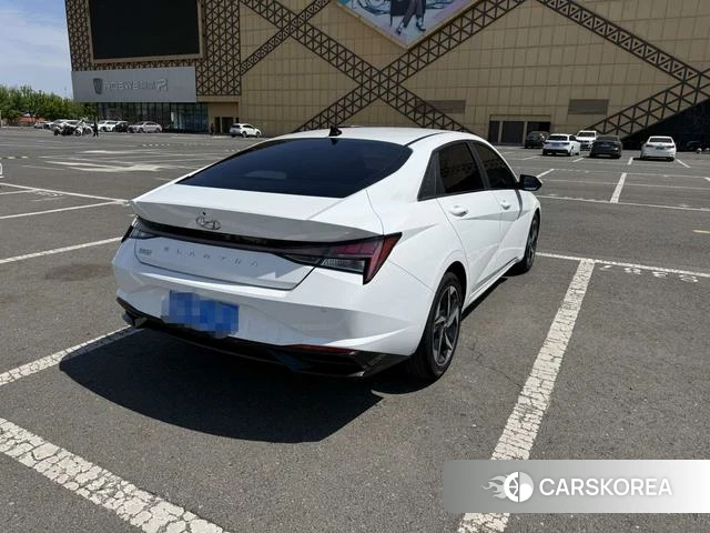 Hyundai Elantra 2023 Белый из Китая, фото 5