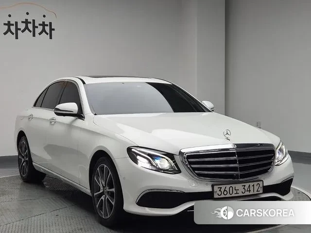Mercedes-Benz E-Class W213 2018 Белый из Кореи, фото 3
