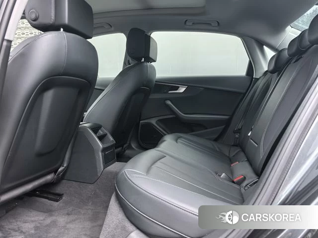 Audi A4L 2023 Белый из Китая, фото 6