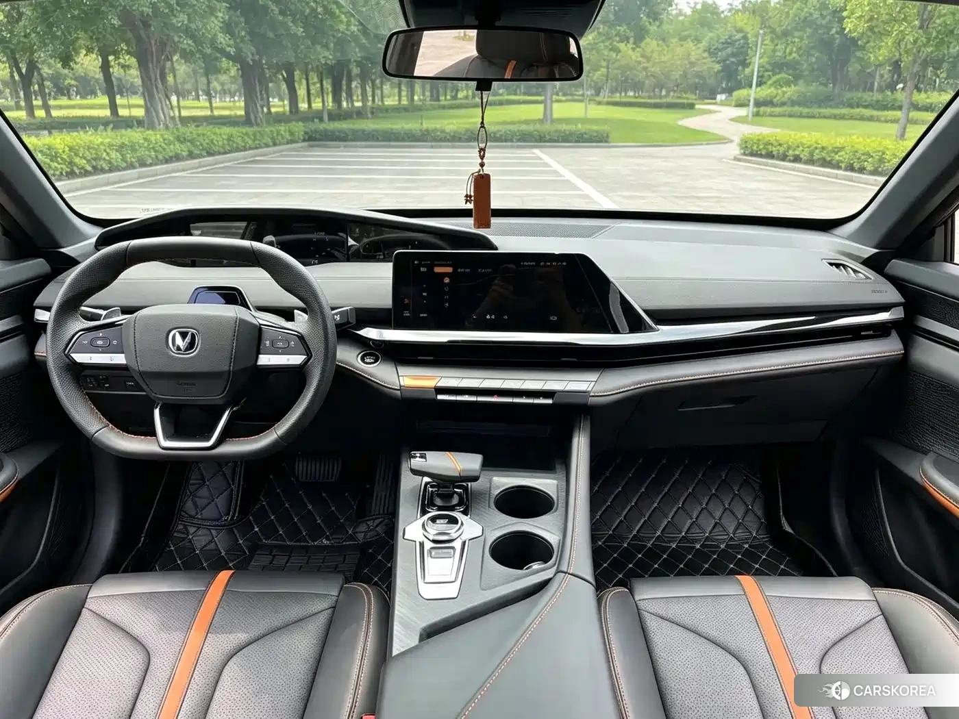 Chang'an UNI-V 2024 Silver/gray из Китая, фото 3