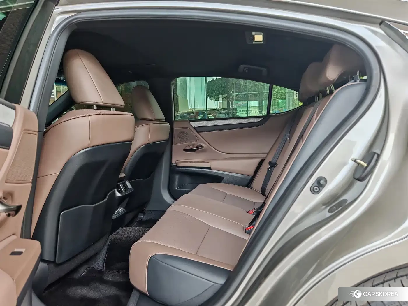 Lexus ES 2025 Silver/gray из Китая, фото 3
