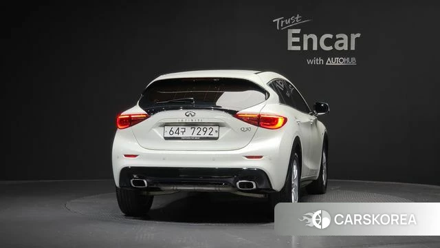 Infiniti Q30 id 4530673 из Кореи 23