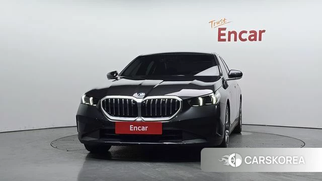 BMW 5 Series (G60) id 4686931 из Кореи 13