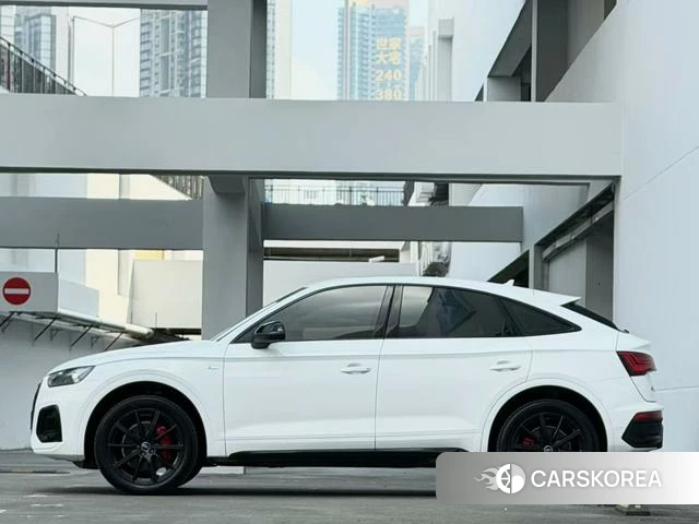 Audi Q5L Sportback 2022 Белый из Китая, фото 3