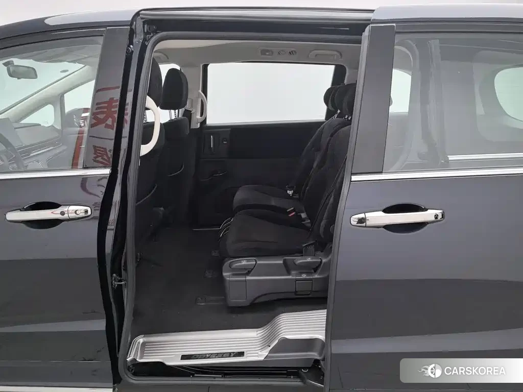 Honda Odyssey id 4659916 из Китая 17