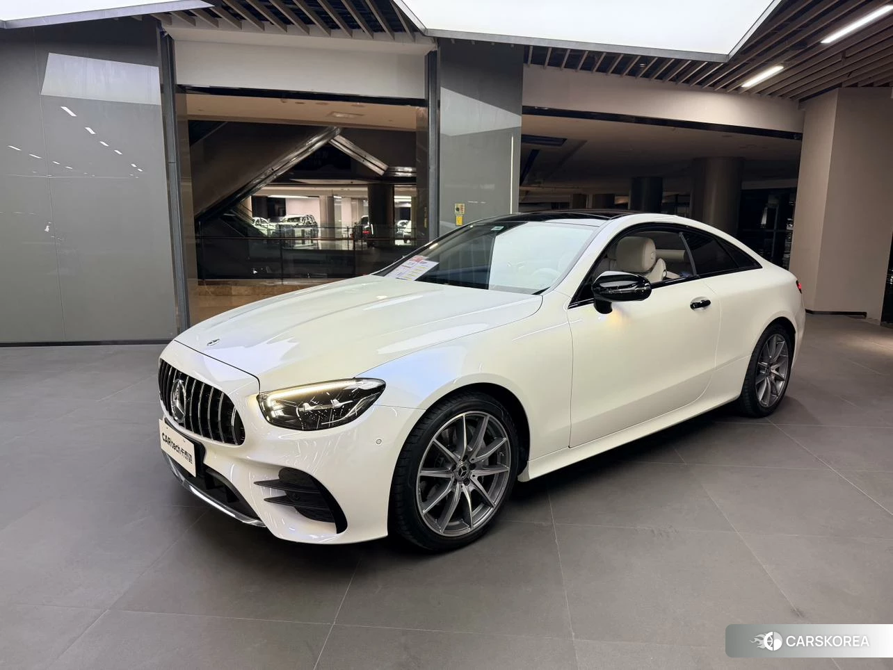 Mercedes-Benz E-class (imported) 2023 Белый из Китая, фото 3