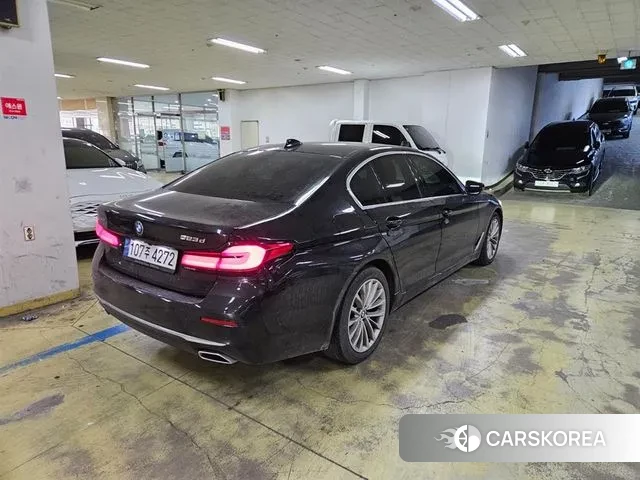 BMW 5 Series (G30) id 3752506 из Кореи 10