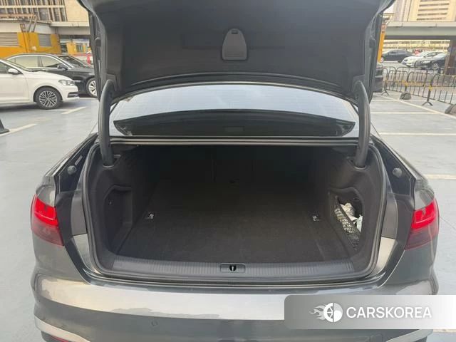 Audi A4L id 4258698 из Китая 8