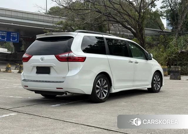 Toyota Sienna id 3896153 из Китая 11