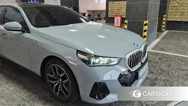 BMW 5 Series (G60) id 3837868 из Кореи 13