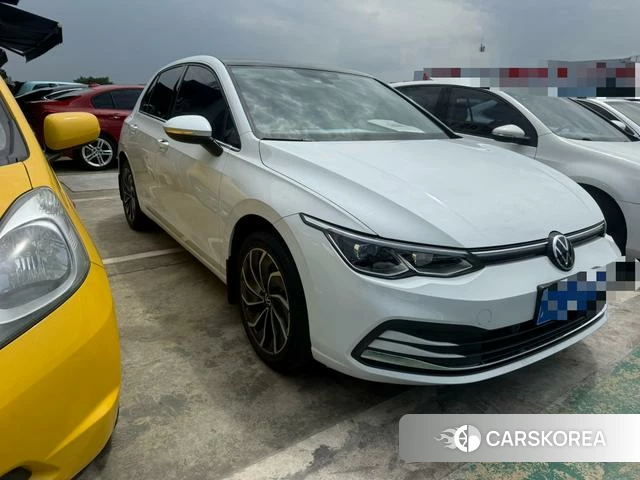 Volkswagen Golf 2023 Белый из Китая, фото 3